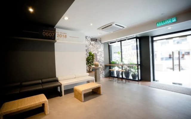 H Boutique Hotel Xplorer Maluri Cheras - photo 2