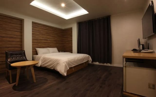 Hotel Manhattan - photo 4