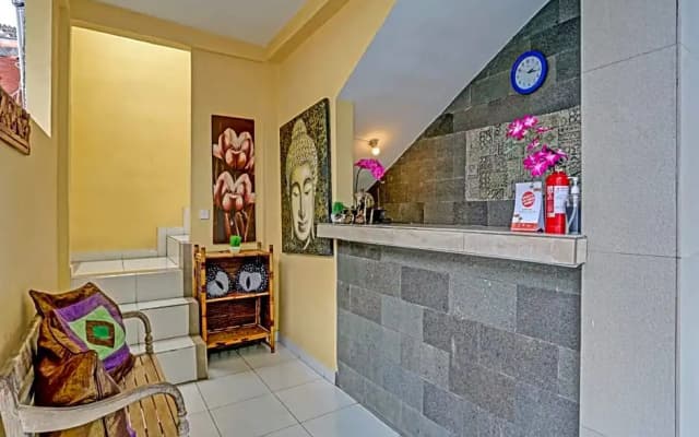 OYO 90155 Landuh Merta Residence - photo 2