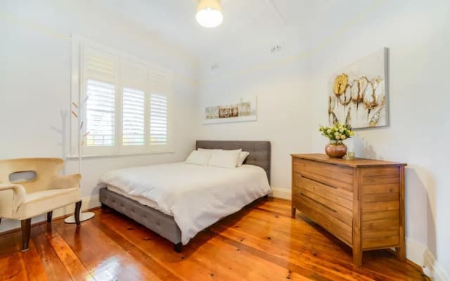 Stunning Inner City House Close to Fish Market - photo 3