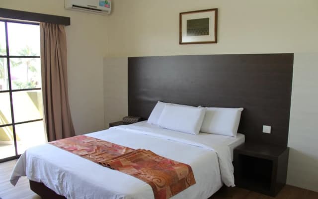 Klebang Beach Resort - photo 2