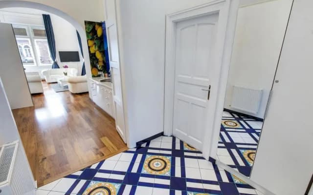 Royale Apartment - photo 3