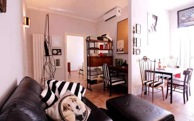 Groovy Rome Art Apartment - photo 5