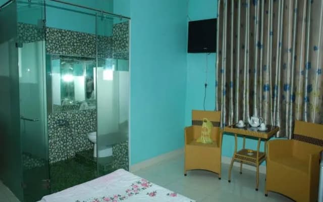 Hoang Cuc Hotel - photo 4
