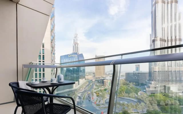 Chic Apt w Burj Khalifa Dancing Fountain View - photo 5