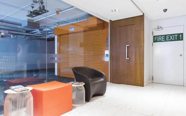 S Box Sukhumvit Hotel - photo 2