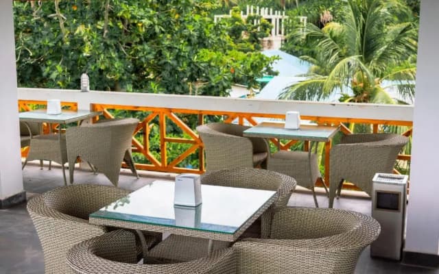 Sands Grand Hotel - photo 3