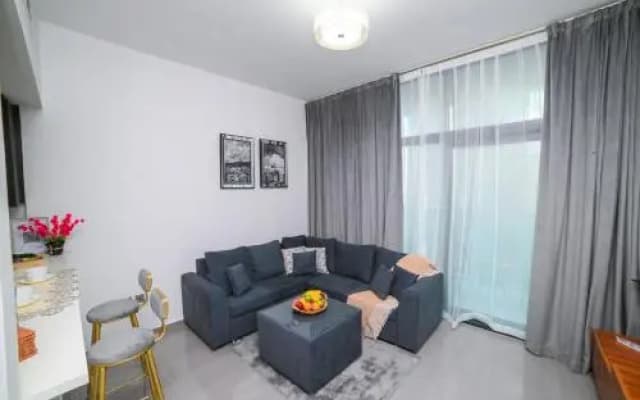 Luton Vacation Homes - Damac Maison Studio, Canal View - photo 4