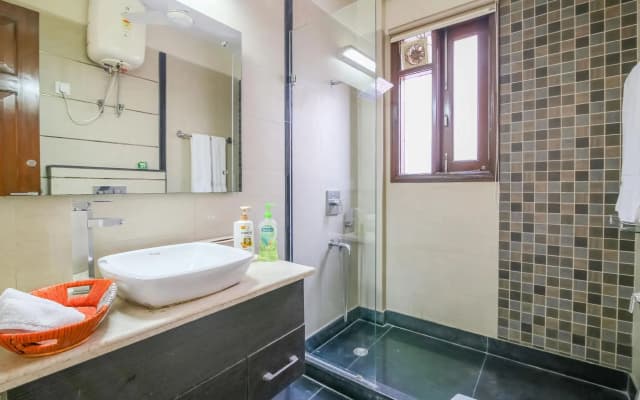 Hostie Sarvada-3 BR Apt, South Delhi GK-2 - photo 2
