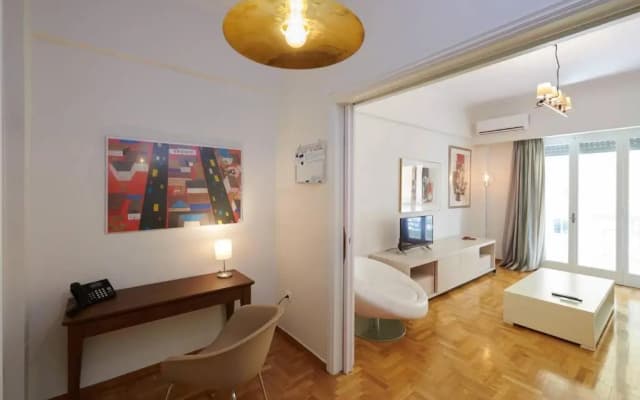 Veni Syntagma 5th Floor 2Bdr Apt - photo 4