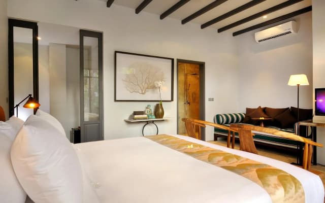 Room & Vespa Suite 1 - photo 3