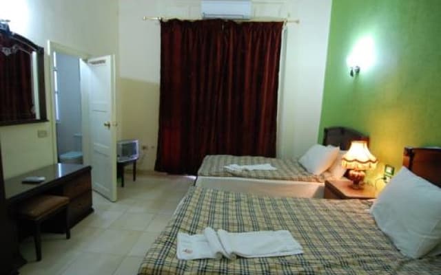 Pharaohs Palace Hostel - photo 2