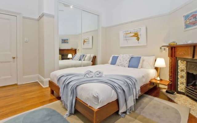 Manly Beachside 2 Bedroom House - photo 2