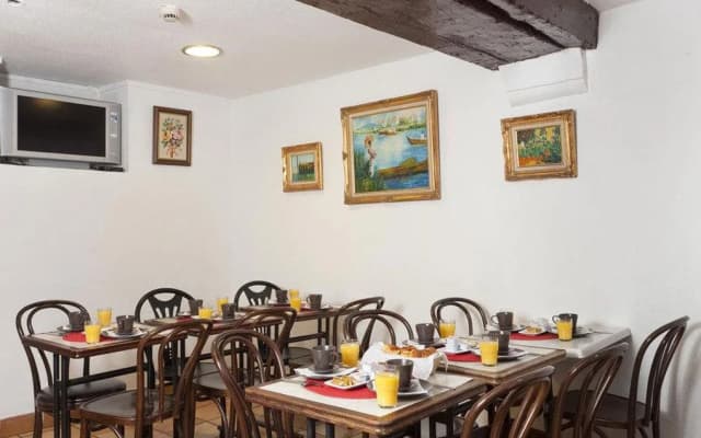 Hotel Petit Bastille - photo 2