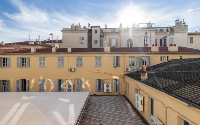1 Bdr Downtown near Place Massena - photo 2