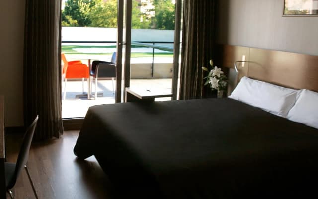 Hotel Tach Madrid Airport - photo 2