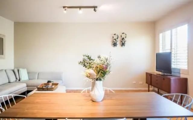 Stylish and Spacious Beach Apartment - photo 3