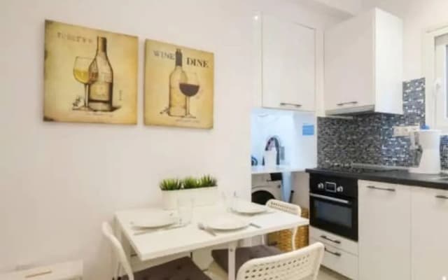 Wonderful Renovated Studio In Thisio - photo 2