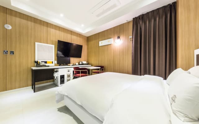 LA View Hotel - photo 5