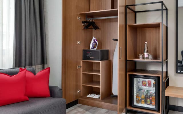 Ramada by Wyndham Budapest City Center - photo 5