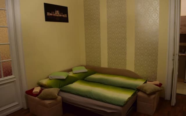 Orient Deluxe Apartments - photo 5