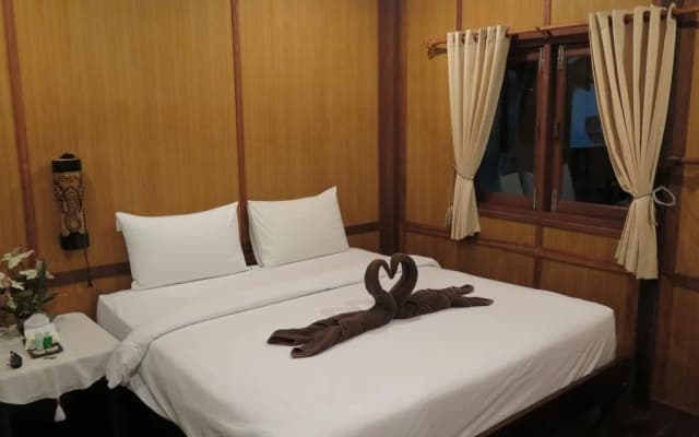 V-View Beach Resort - photo 2