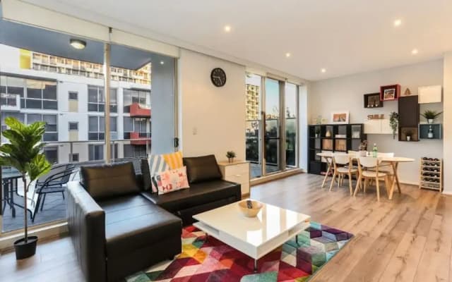 Beautiful home 2beds Apt @Waterloo-Close to CBD - photo 2