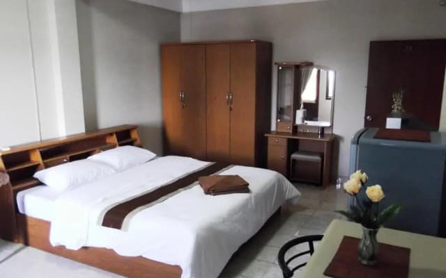 River Hotel - photo 3