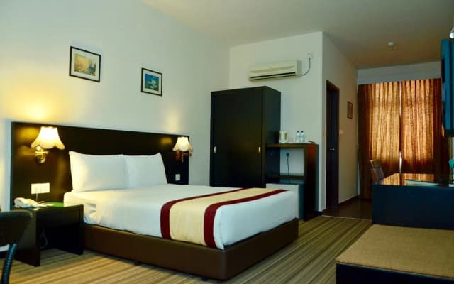 Swan Garden Hotel - photo 4