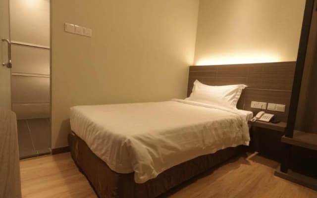 U Design Hotel Kuala Lipis - photo 4