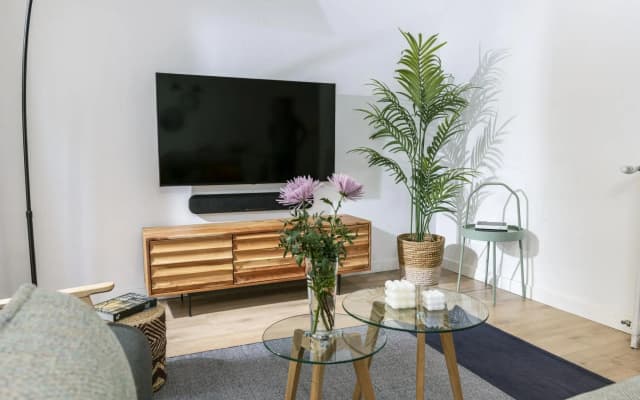 Modern & Chic 2BR/2BA apartment in trendy Chueca - photo 3