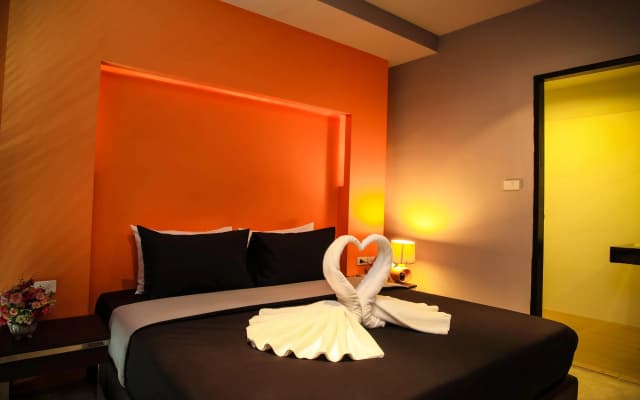 Patong Gallery Hotel - photo 4