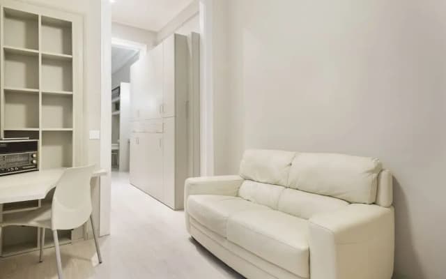Urquinaona Apartment - photo 2