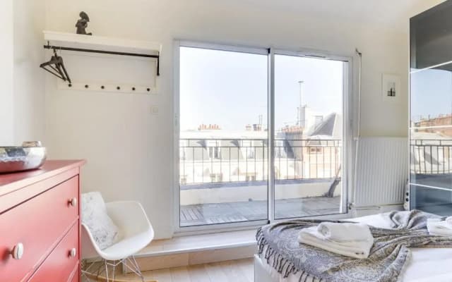 Eiffel Tower View Terrace Apartment - photo 4