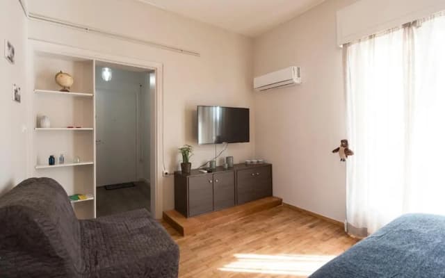 EL GRECO bright, airy penthouse in trendy Petralona - photo 3