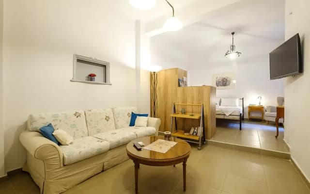 Welcoming Koukaki Hideaway by Cloudkeys - photo 4