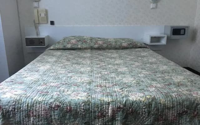 Green Park Hotel Paris - photo 2