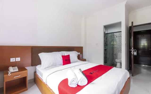 RedDoorz near Art Centre Bali - photo 4