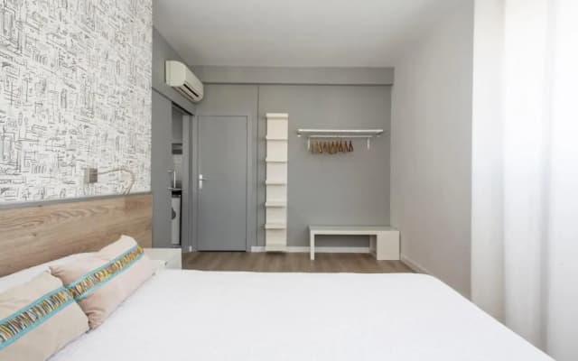 Residencia Universitaria Lesseps - photo 2