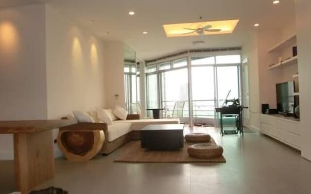 Two Bedroom Riverside Apartment - - photo 2