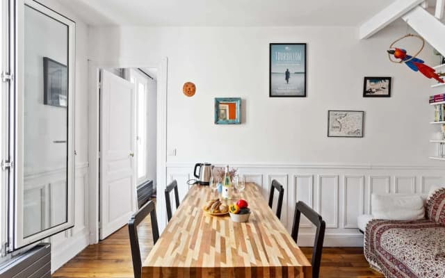 Spacious and Bright Duplex Located in the 19th - photo 5