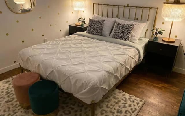 Gorgeous Studio in Beverly Boulevard! Sleeps 4! - photo 3