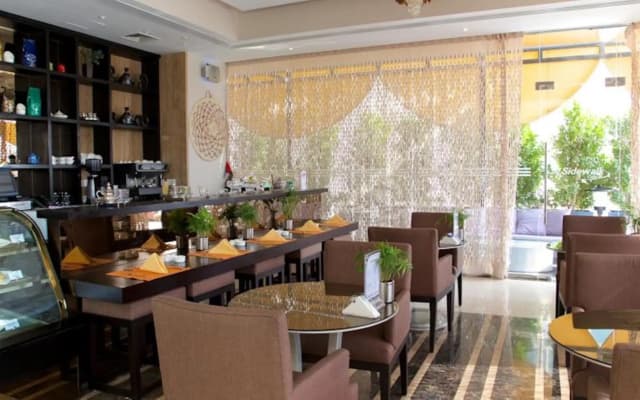 Sunday Mangrove Corniche Hotel - photo 5