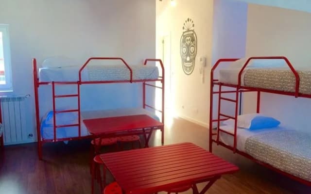 Metro Hostel Lisbon - photo 2