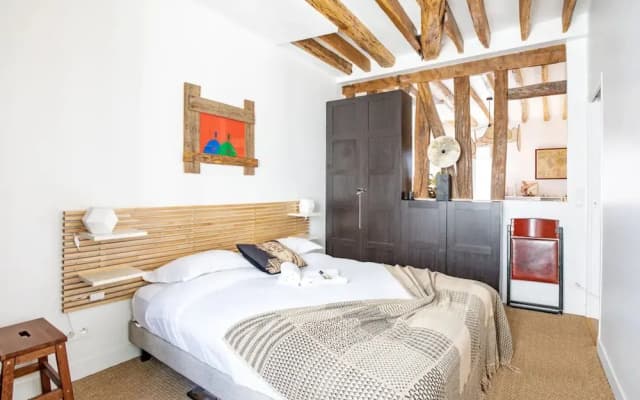Loft-inspired Flat Near Montmartre, Sleeps 4 - photo 3