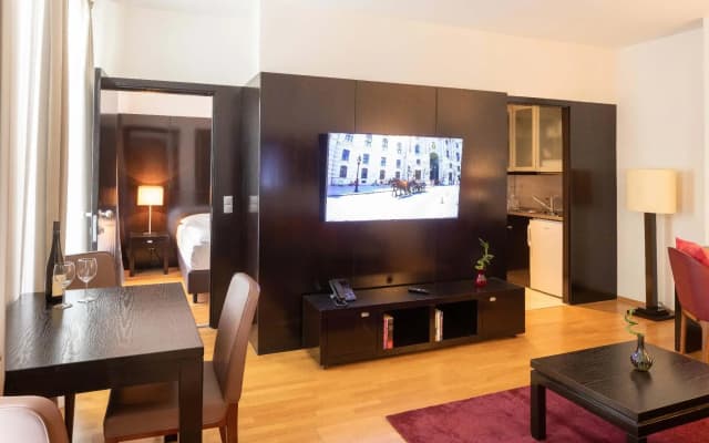 The Levante Rathaus Apartments - photo 4