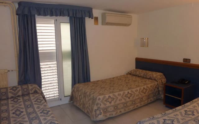 Hotel Roma Reial - photo 2