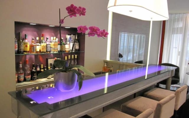 Hotel Harvey - photo 2
