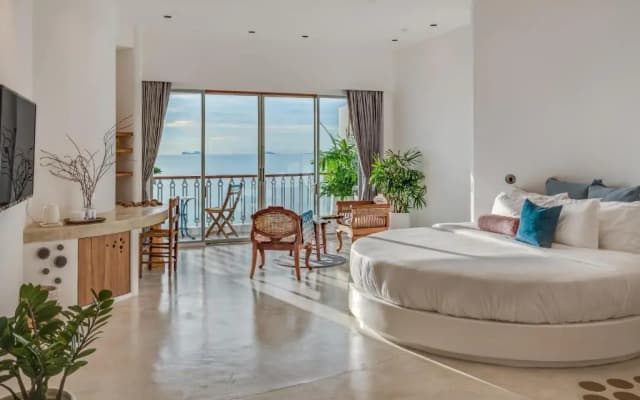 Ampersand Resort - photo 3
