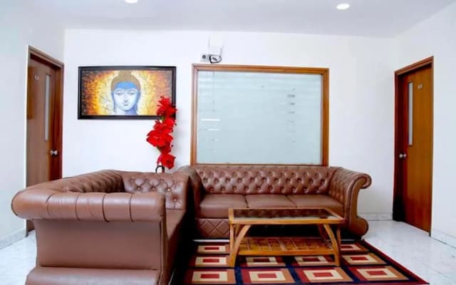 Room in Guest Room - Maplewood Guest House, Neeti Bagh, New Delhiit is a Boutiqu Guest House - Room 3 - photo 2